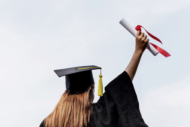 Cách Thuê Dịch Vụ Hỗ Trợ Viết Luận Văn Thạc Sĩ, Luận Án Tiến Sĩ Mà Không Vi Phạm Pháp Luật