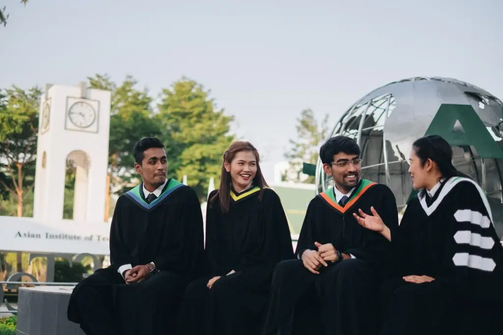 Học Thạc Sĩ Kinh Tế Ra Làm Gì?